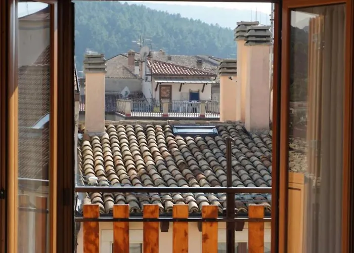 Favelle House